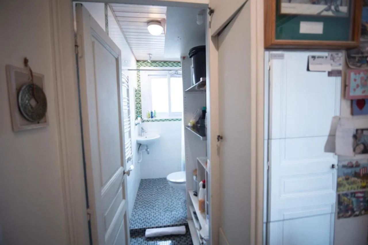 Cozy 1 Bedroom Apartment In 14Th Parijs